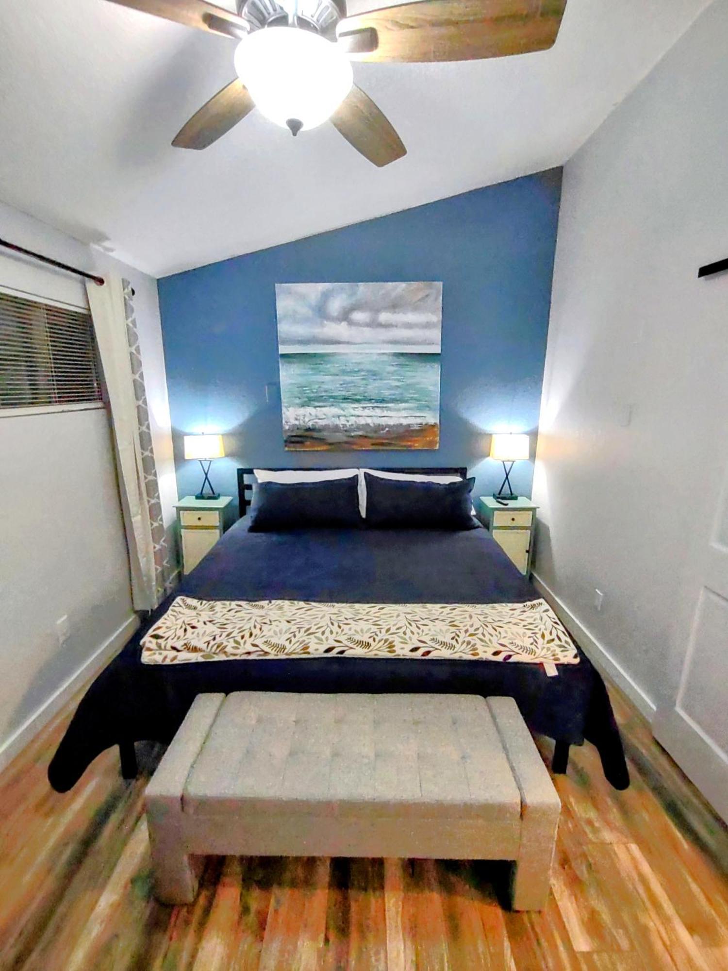 F Lakefront! Remodeled, Sleeps 4, Boat Slip, Patio, Wifi, Cable, Pool Osage Beach Kültér fotó
