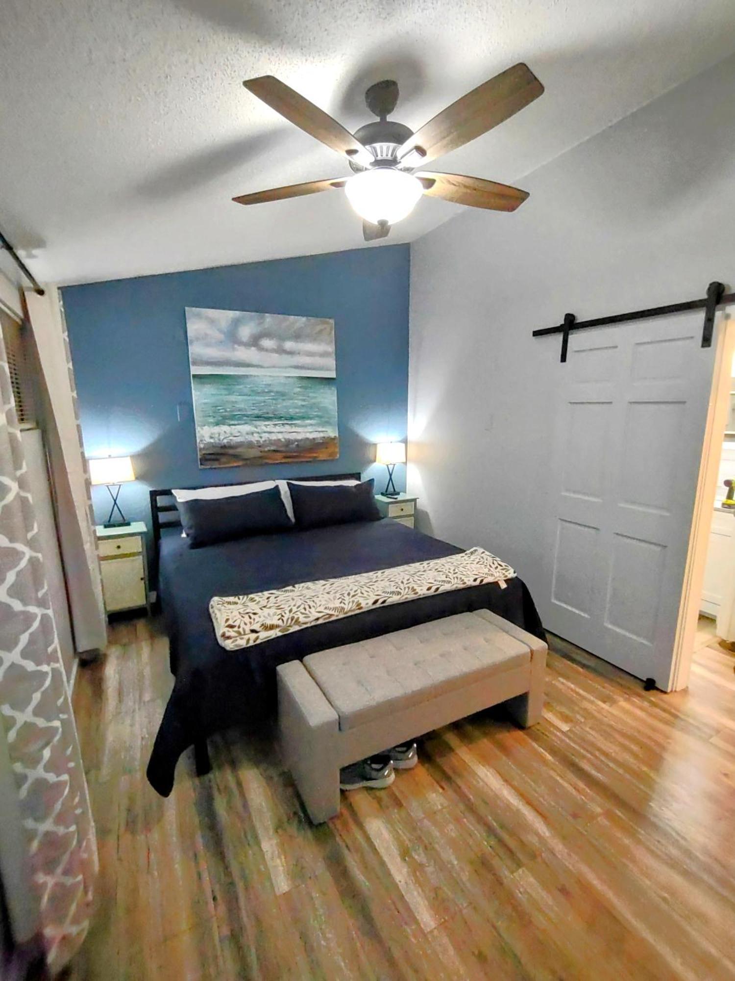 F Lakefront! Remodeled, Sleeps 4, Boat Slip, Patio, Wifi, Cable, Pool Osage Beach Kültér fotó