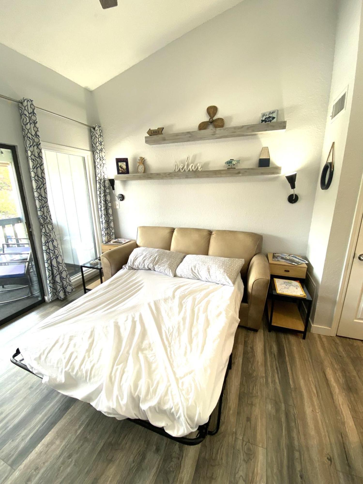 F Lakefront! Remodeled, Sleeps 4, Boat Slip, Patio, Wifi, Cable, Pool Osage Beach Kültér fotó