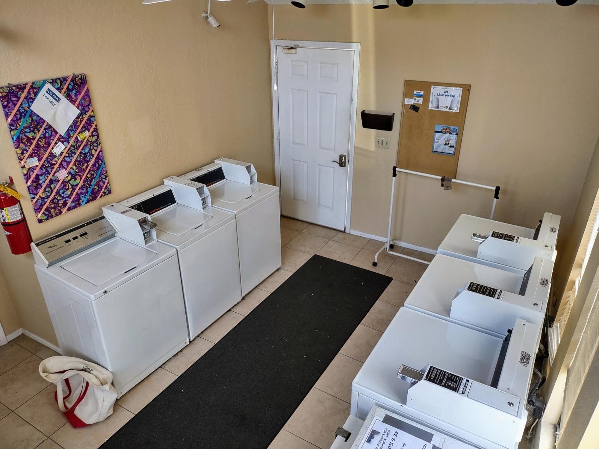 F Lakefront! Remodeled, Sleeps 4, Boat Slip, Patio, Wifi, Cable, Pool Osage Beach Kültér fotó