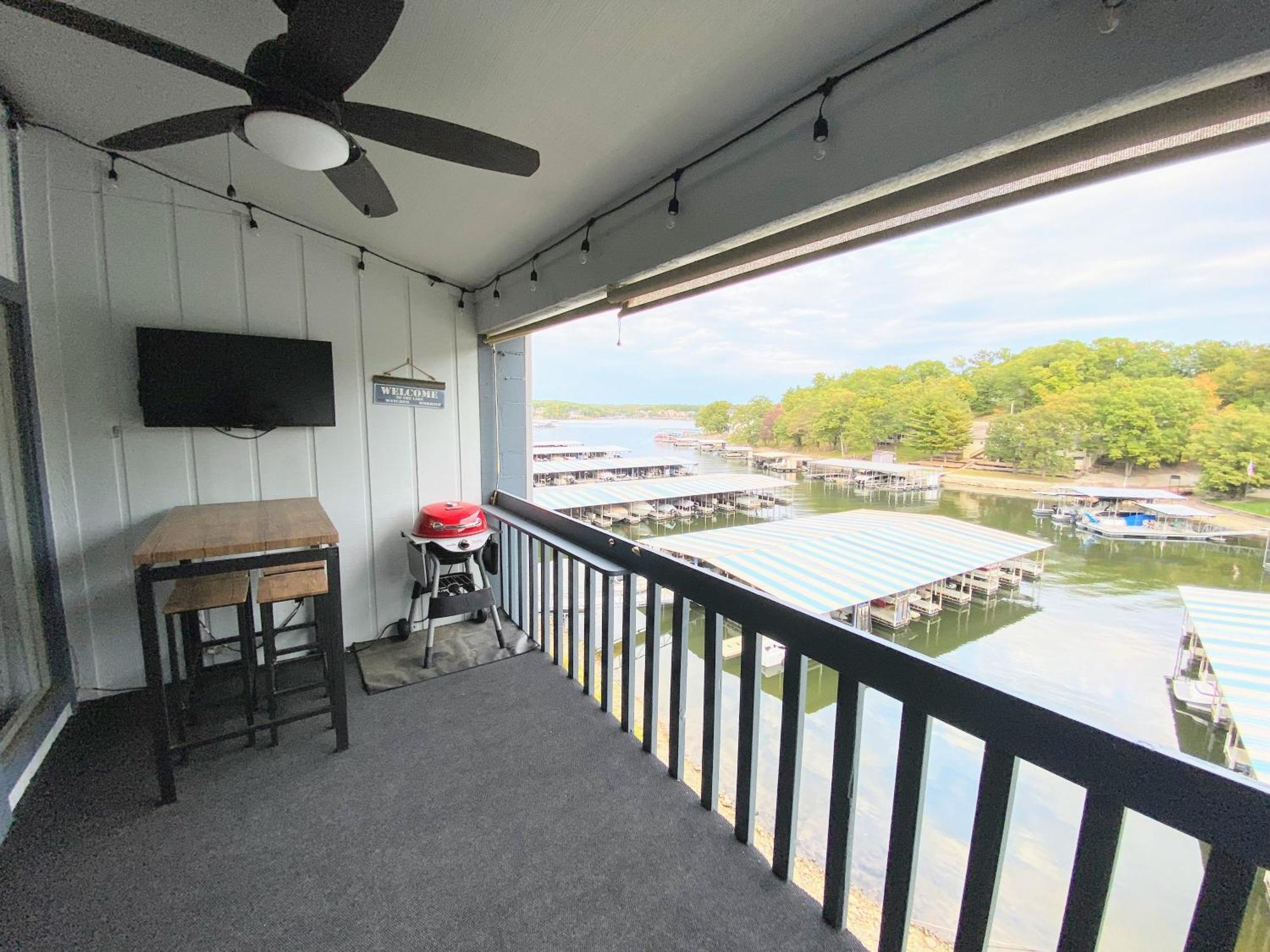 F Lakefront! Remodeled, Sleeps 4, Boat Slip, Patio, Wifi, Cable, Pool Osage Beach Kültér fotó