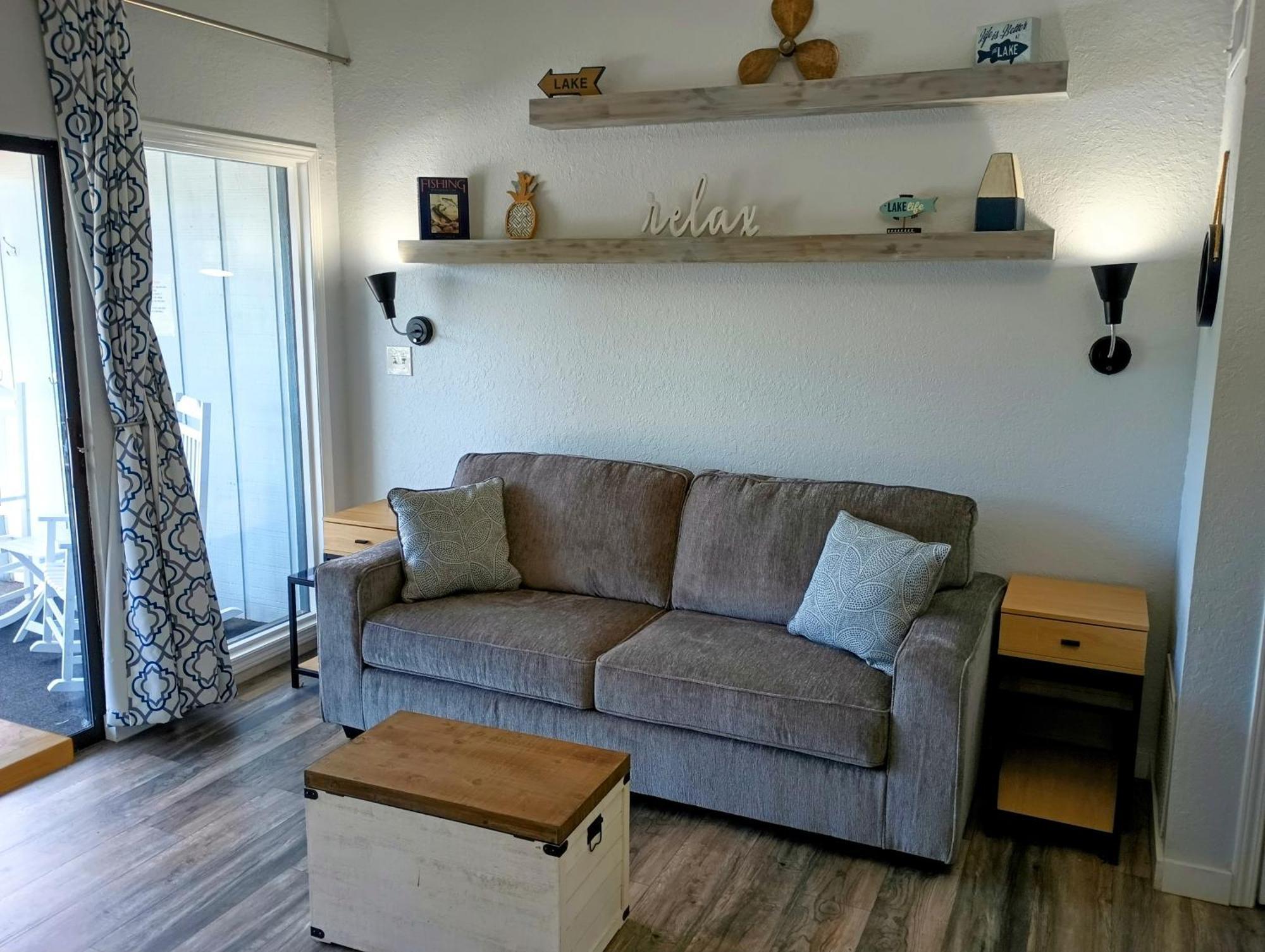 F Lakefront! Remodeled, Sleeps 4, Boat Slip, Patio, Wifi, Cable, Pool Osage Beach Kültér fotó